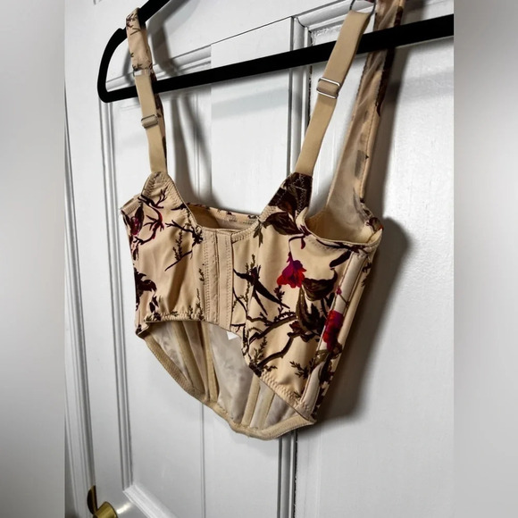 Urban outfitters out from under sz small corset crop top bra excellent condition - Picture 7 of 8